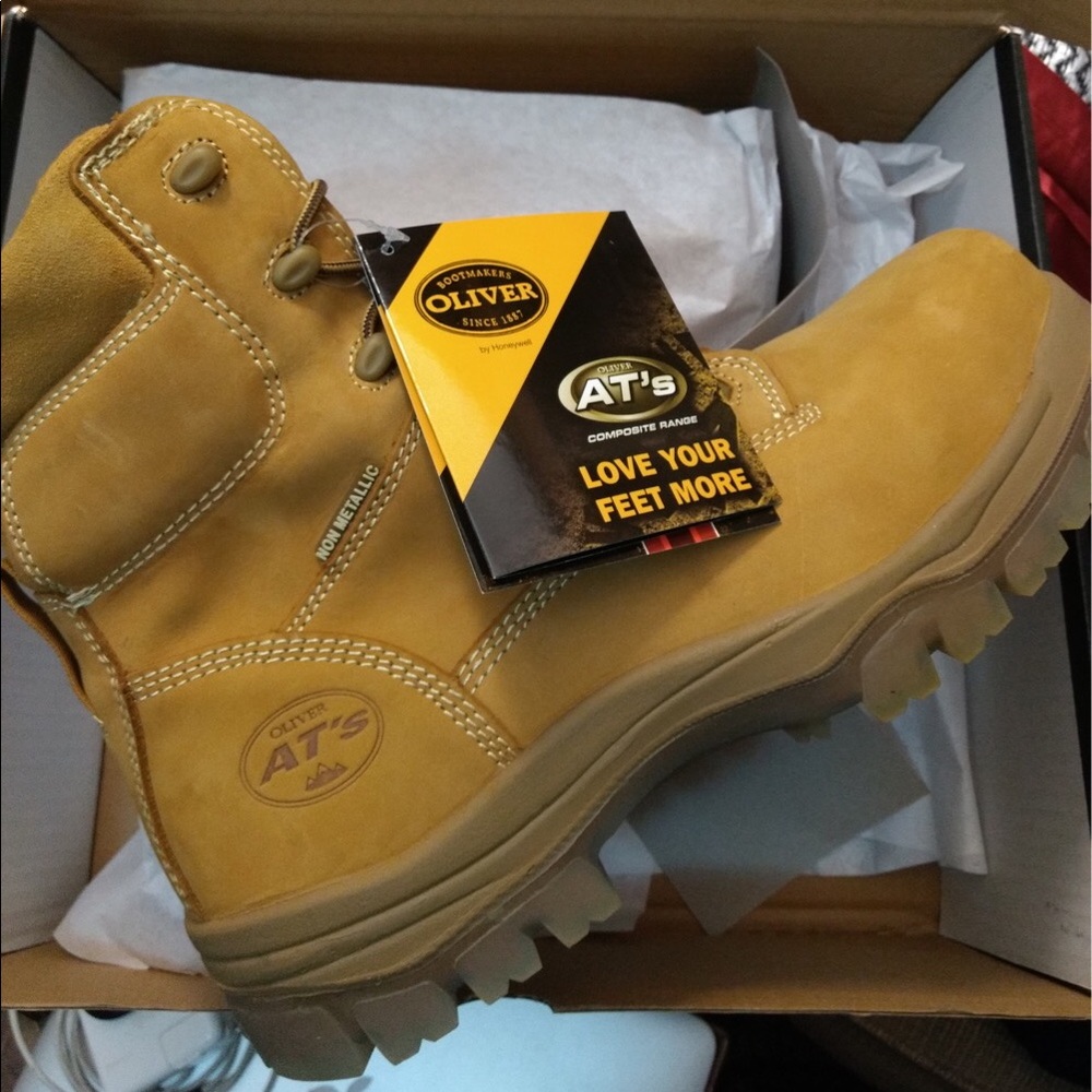 New size 14 Oliver boots by Honeywell